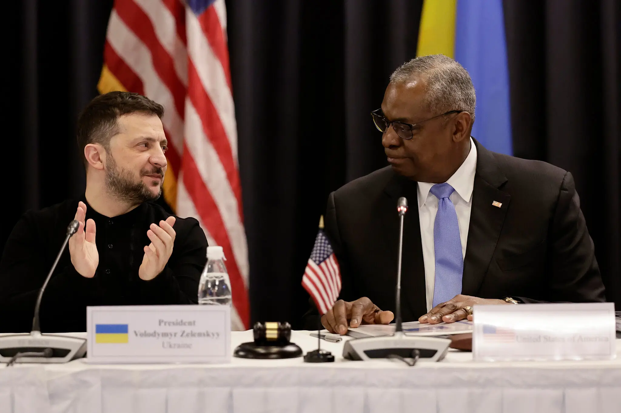 Потік американської зброї в Україну майже припинився: що далі?